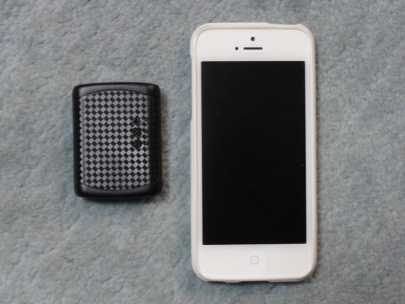 iPhone5と比べるとその小ささが分かる。