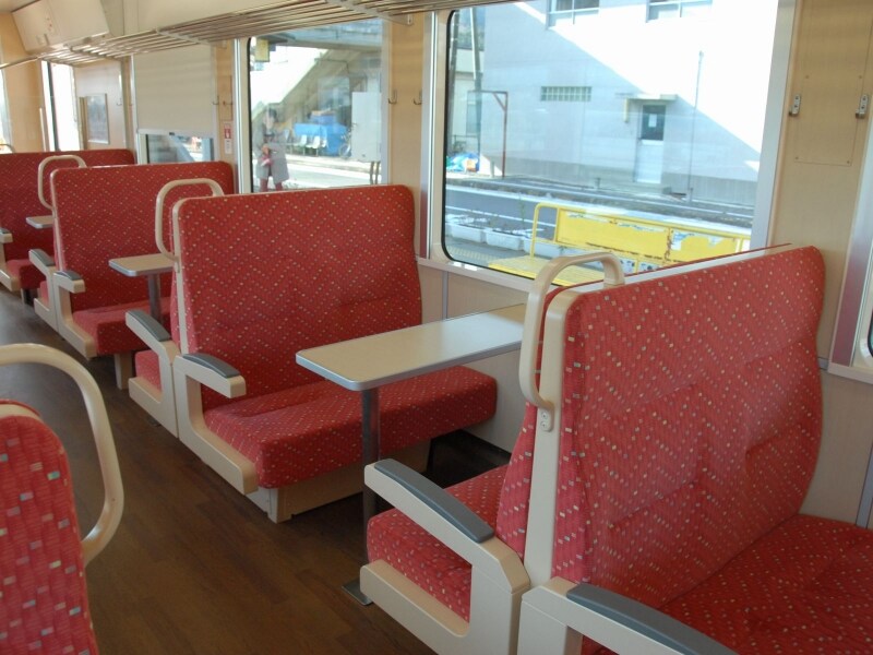 新造車両の車内