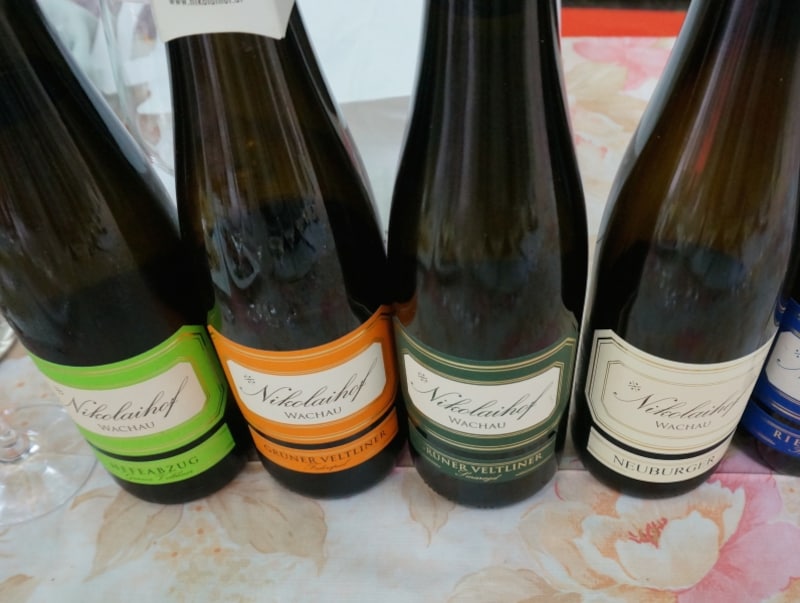 色も鮮やかなニコライホーフのボトル