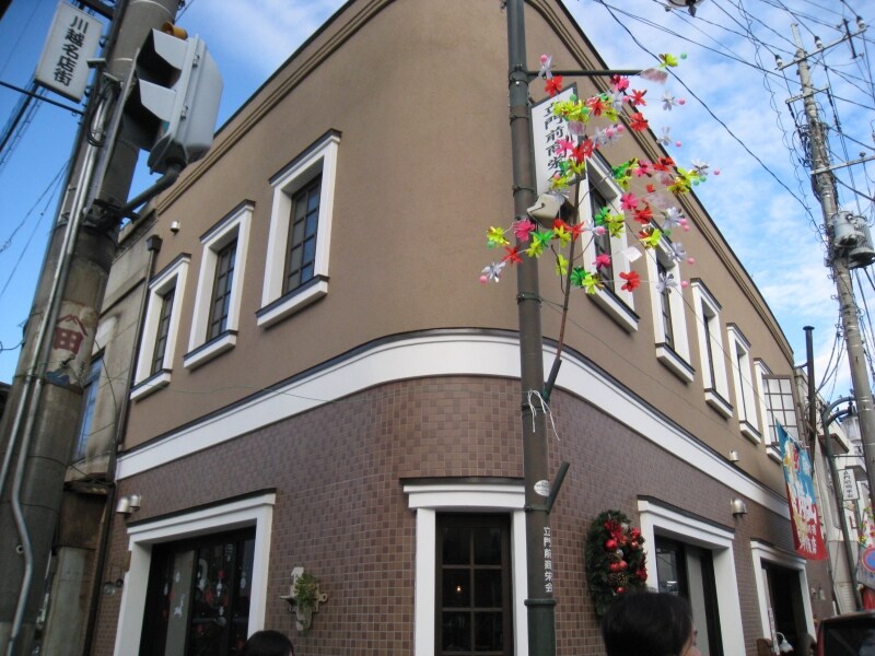 1g。お店の外観。おしゃれです。