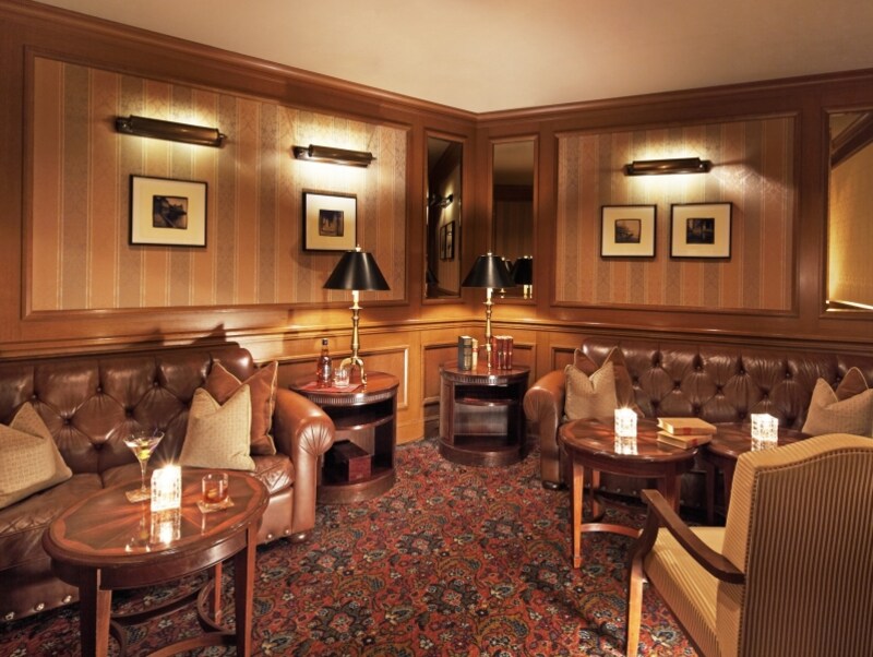 バー「ベイ・ウエスト」