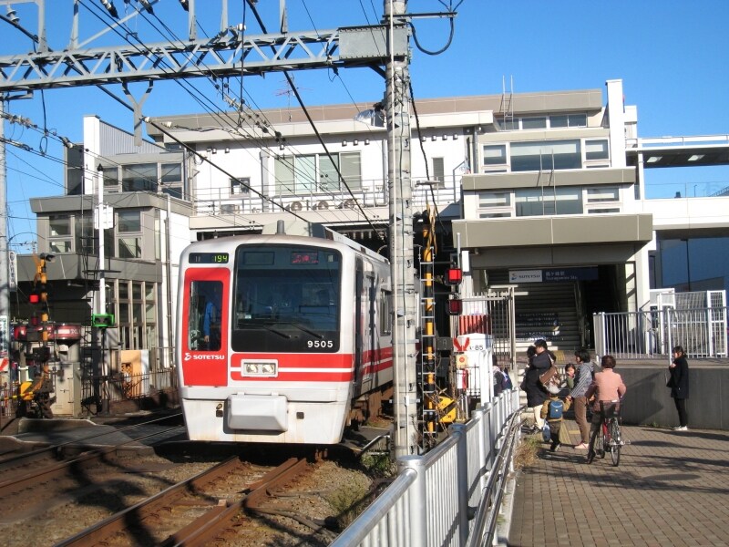 鶴ヶ峰駅。
