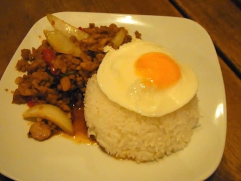 鶏バジル炒め飯undefined680円