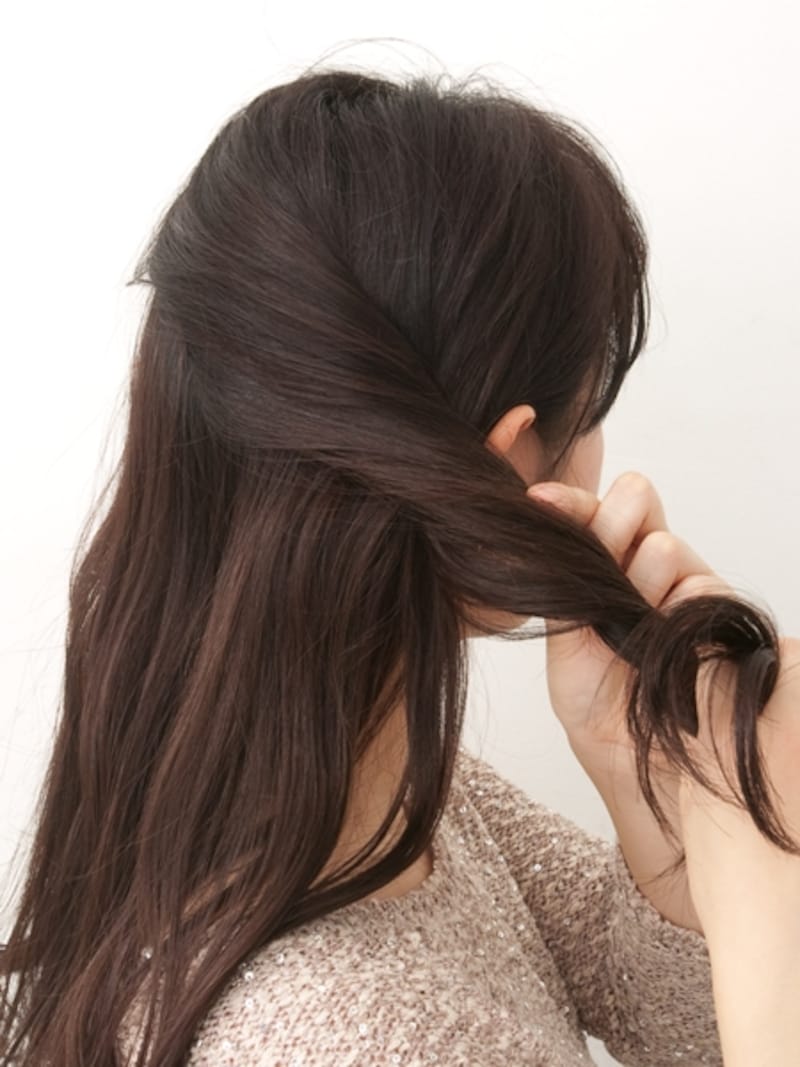 手ぐしでざっくりあつめてねじる