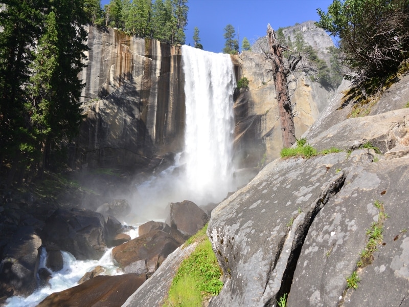 ヨセミテのベストシーズンは、滝の水が多くなる4月～6月