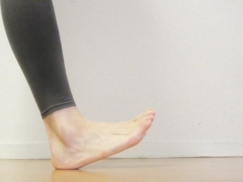 かかとから着地
