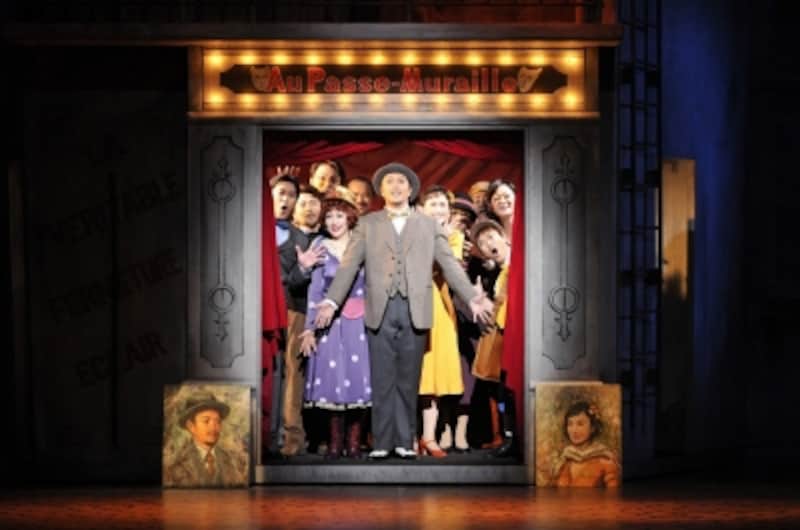 『壁抜け男』撮影：荒井健