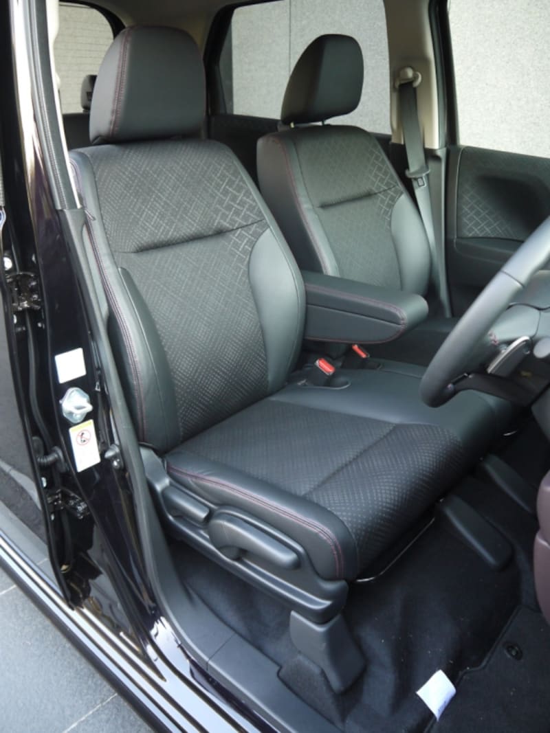 ホンダN-WGNフロントシート