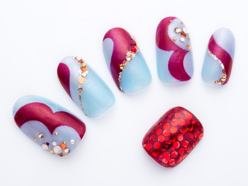 カッコかわいい真紅のペディキュア