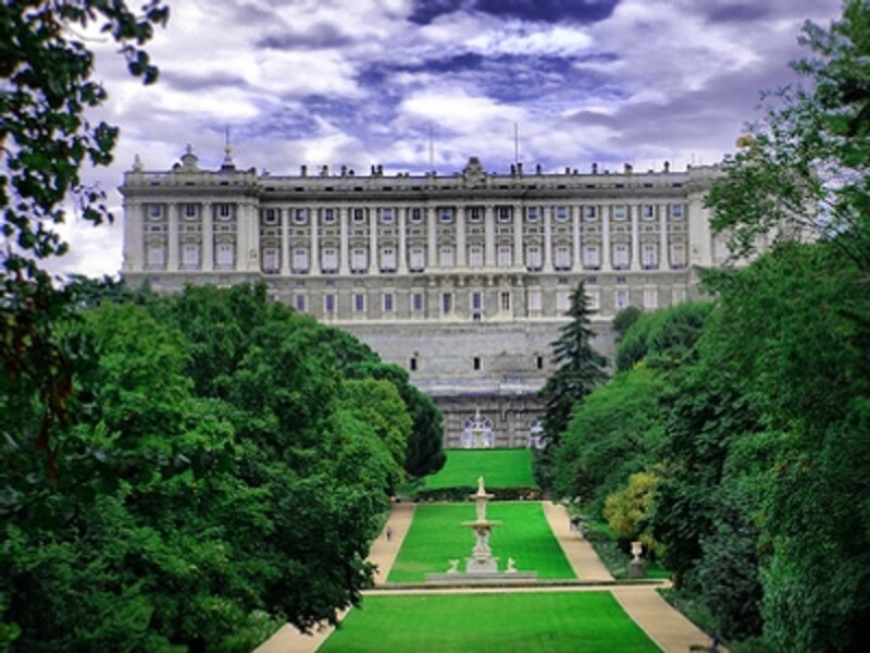 華やかなスペイン王室の生活が垣間見られる王宮