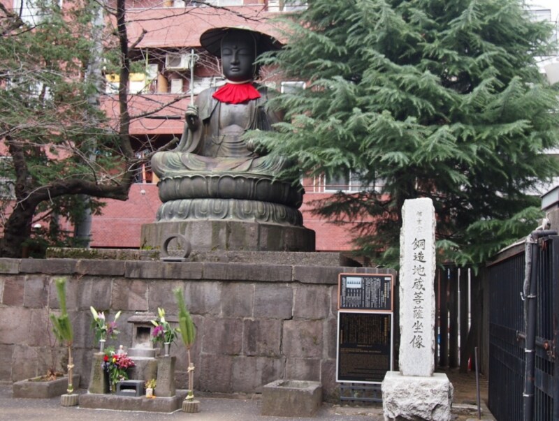 そのほか太宗寺の境内には閻魔像などが安置されており、昔から江戸の人たちに親しまれていた。