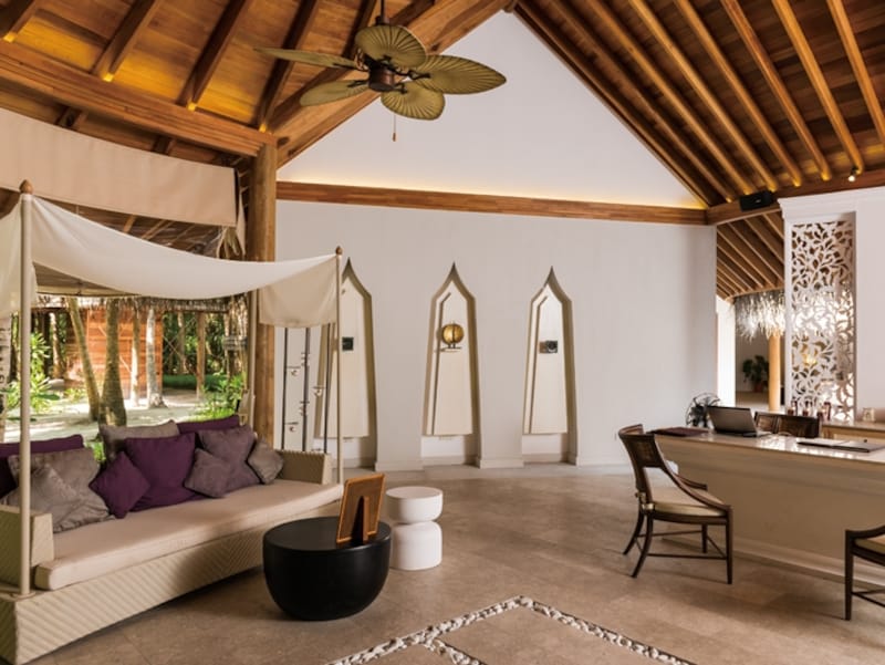 サンスクリット語で「天上の庭」を意味するテワランスパ。個室が高床式の建物になっています