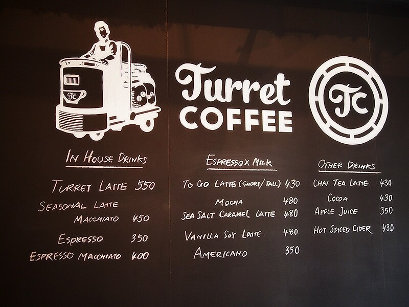 築地市場で活躍するターレット・トラックをロゴに