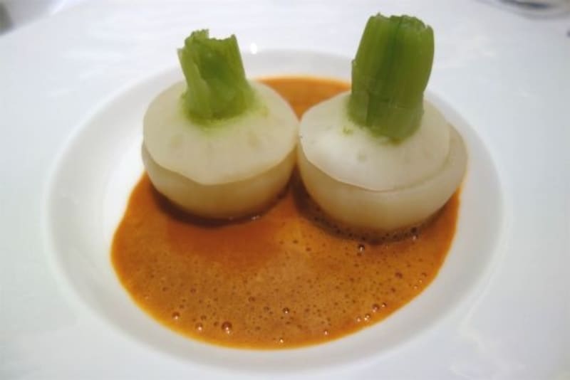 ホタテ貝のムースリーヌ オマール海老のビスク