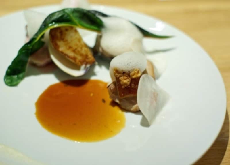 ピレネー山脈乳飲み仔豚、ハマグリ、カブラ