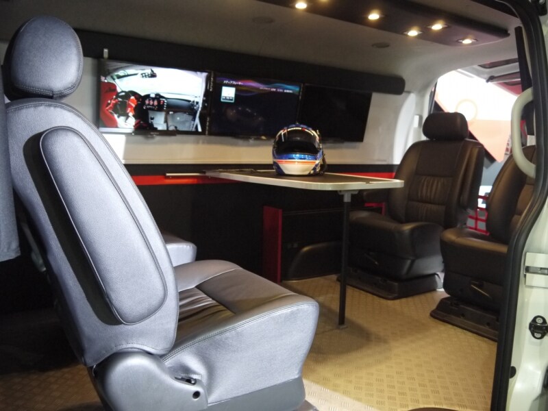 ハイエース室内