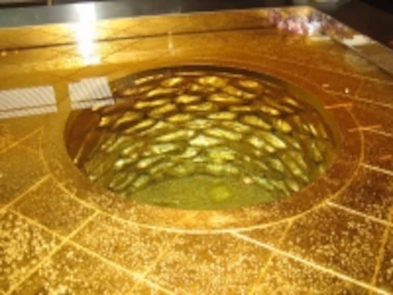 金の井戸のまわりで一息