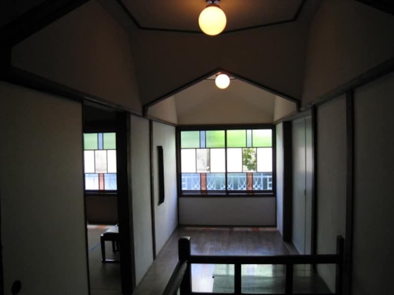 2階。階段を上ったところ。