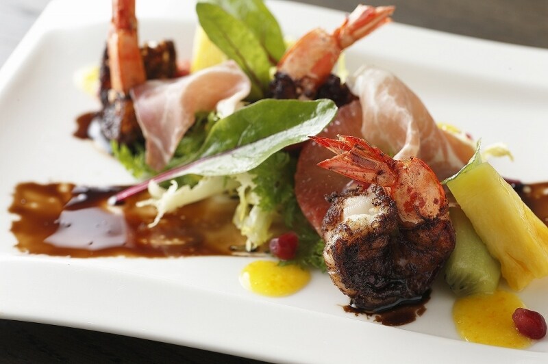 カカオマリナードシュリンプ ハワイアンサラダ（前菜）