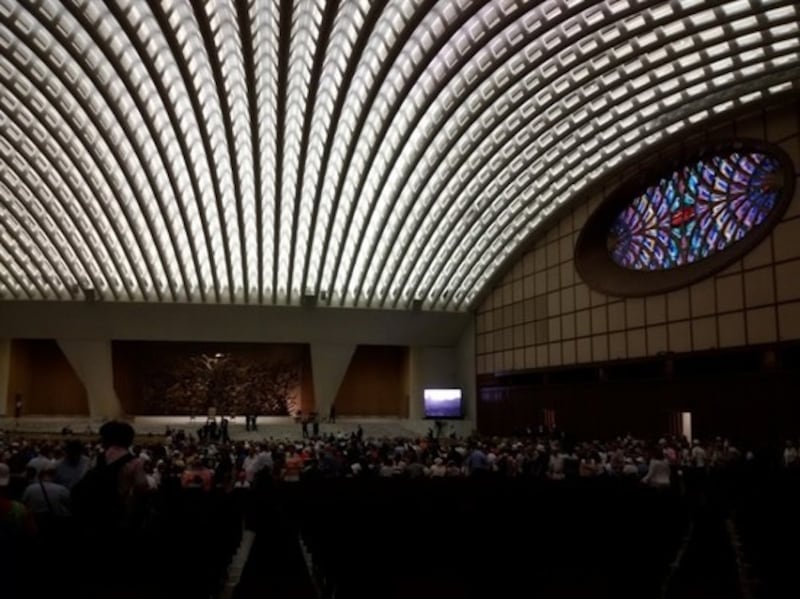 教皇謁見のためには収容人数12000人の謁見ホールがあります。