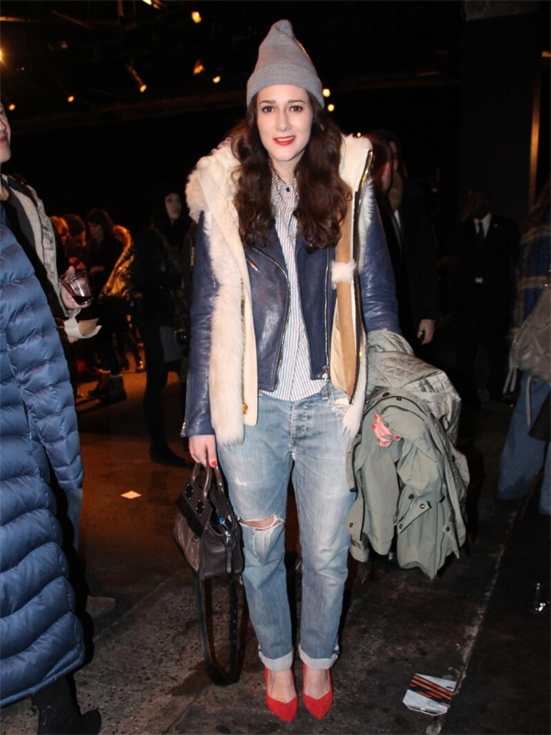 カラーパンプス+ダメージジーンズ