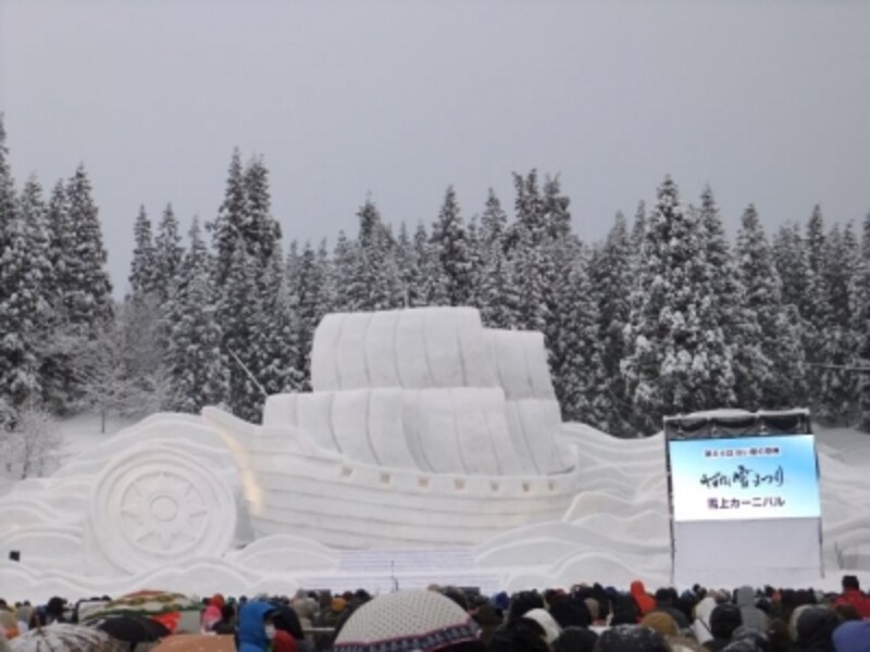 3 4 見所満載の雪像めぐりと花火 十日町雪まつり 新潟 名所 旧跡 All About