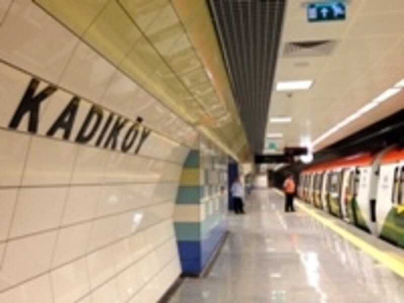 M4線カドゥキョイ駅