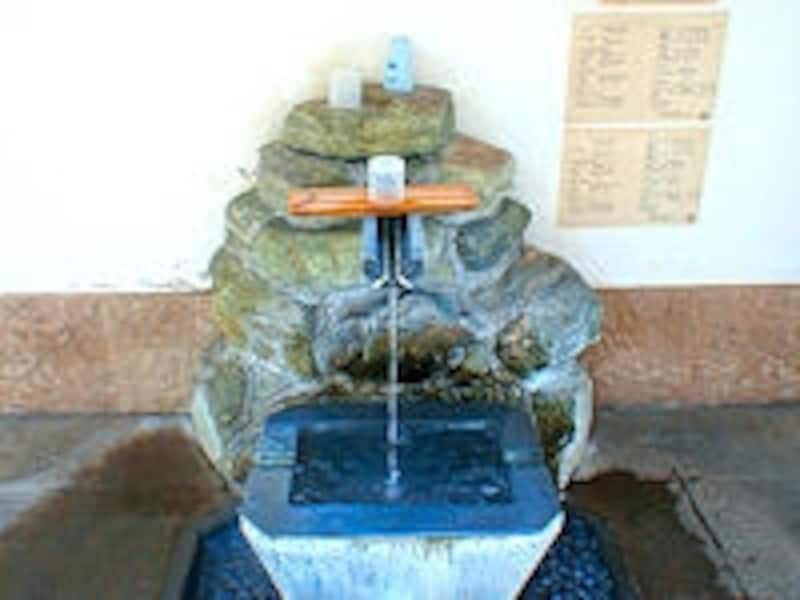 伊豆長岡温泉「姫の足湯」飲泉所