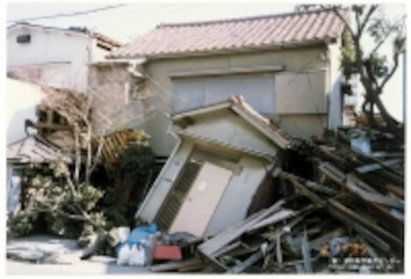 阪神淡路大震災による住宅被害の様子