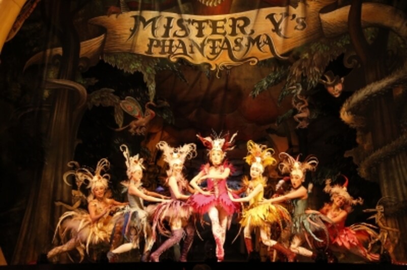 『ラブ・ネバー・ダイ』メグ・ジリー(彩吹真央)撮影：渡辺孝弘