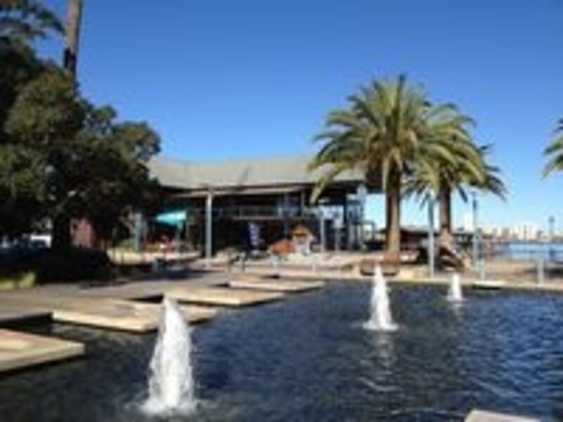 バラックスクエア