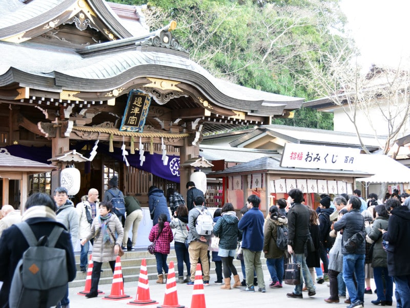 初詣でにぎわう江島神社辺津宮(2017年1月5日撮影)