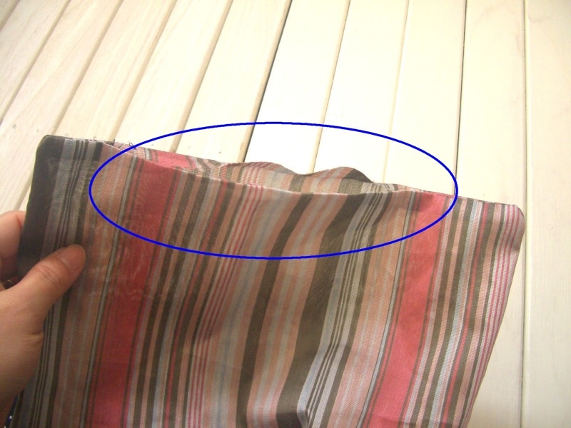 返し口を綴じる