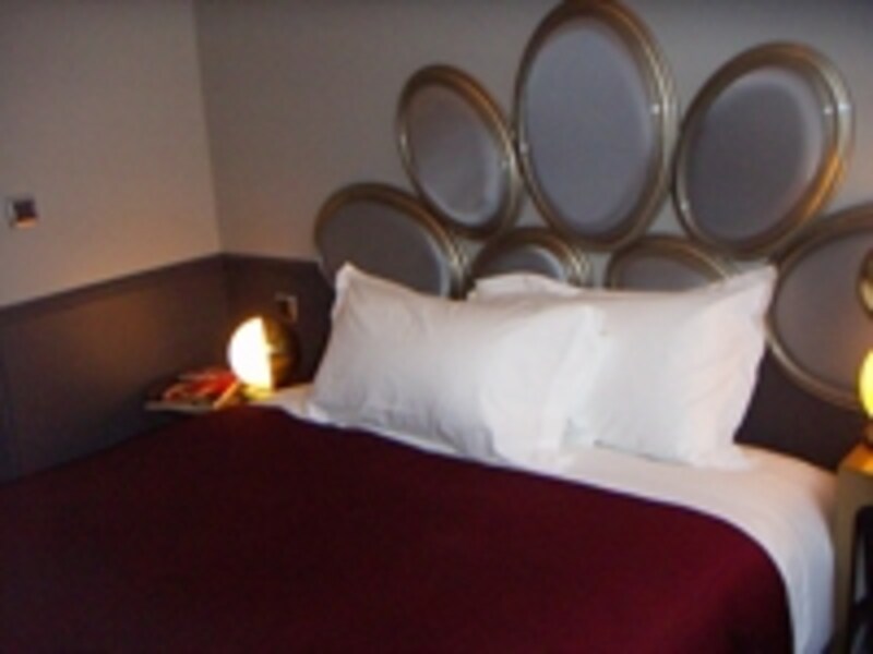 洗練されたデザインの客室