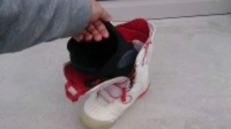 インナーブーツを抜く