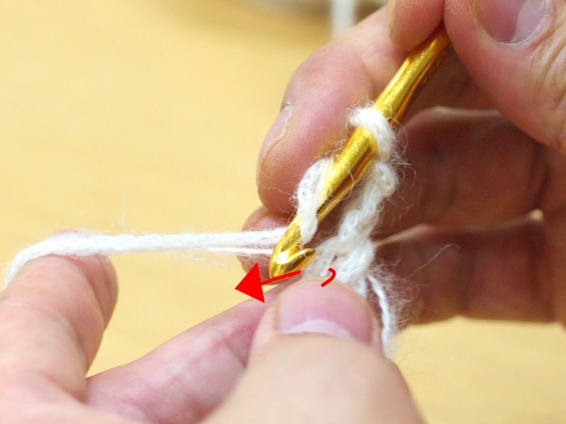 作り目のわに長編みをする