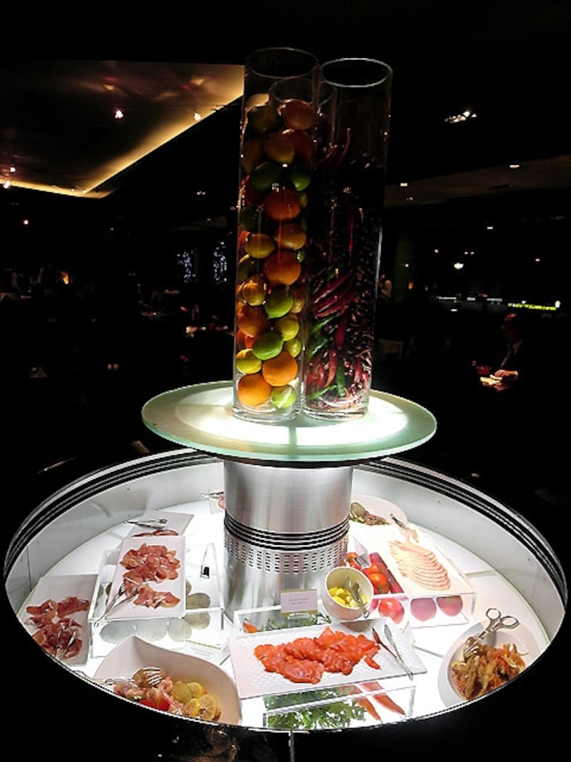 ミートやシーフードのブッフェ台