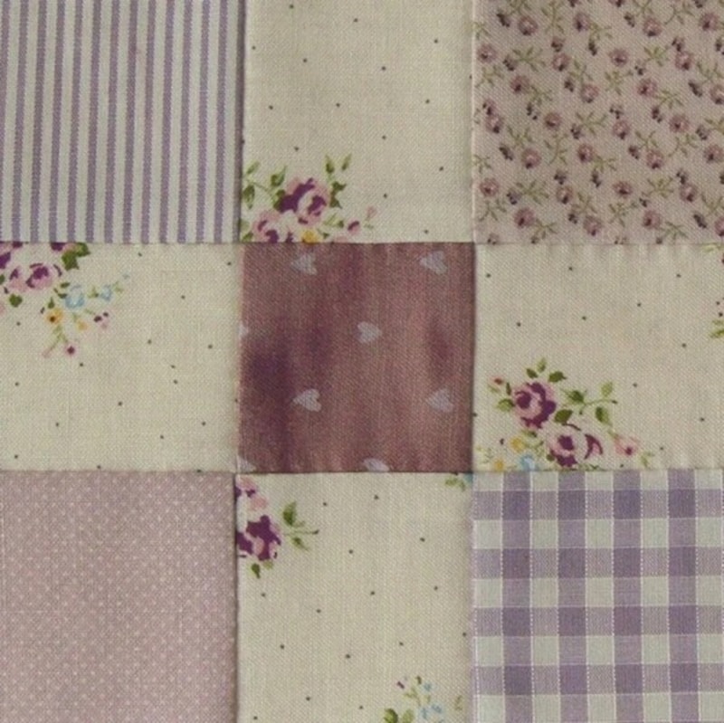 紫色のいろいろなプリントで配色