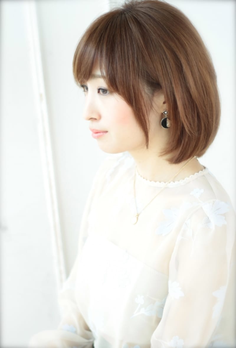 耳掛けでメリハリのある印象に