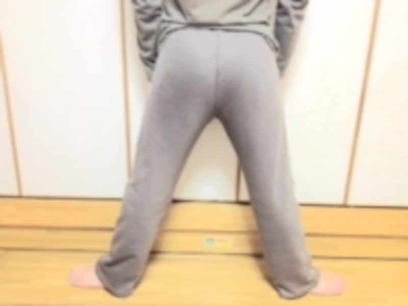 思いきって大きめに足を広げてみましょう