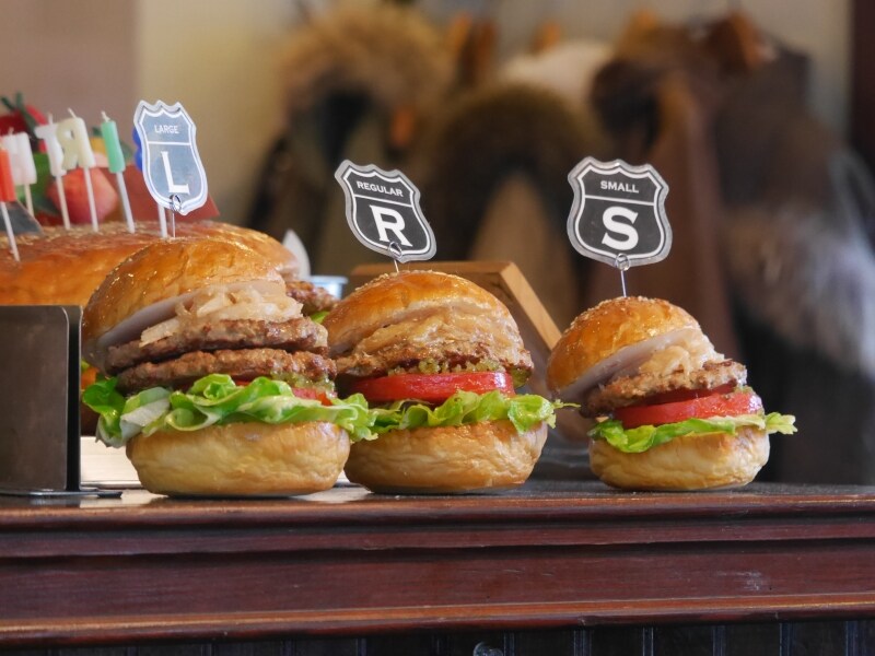 3つのハンバーガーサイズ
