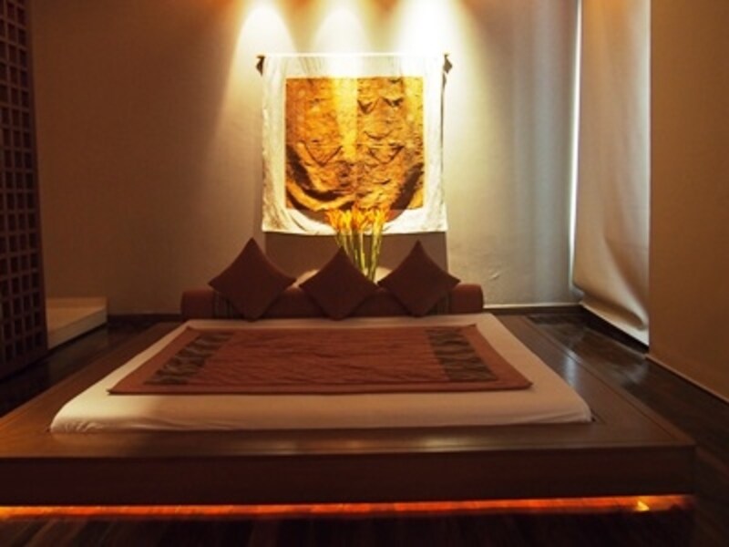 タイ古式マッサージ, スパ