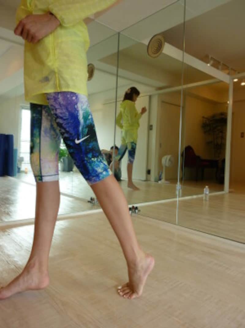 指は90度に膝を伸ばして