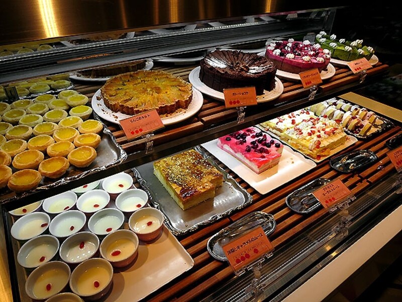 甜點菜楼 デザートのブッフェ台