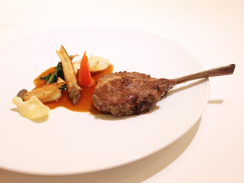 北海道産仔羊(生後12ヵ月)のロティーundefined百合根のニョッキ