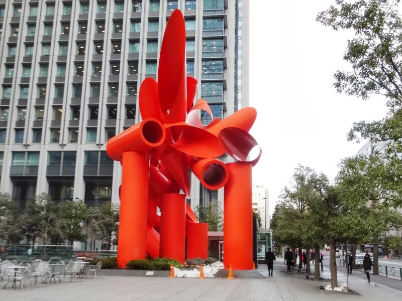 とにかく大きい。作家はロシア系アメリカ人のアレクサンダー・リーバーマン