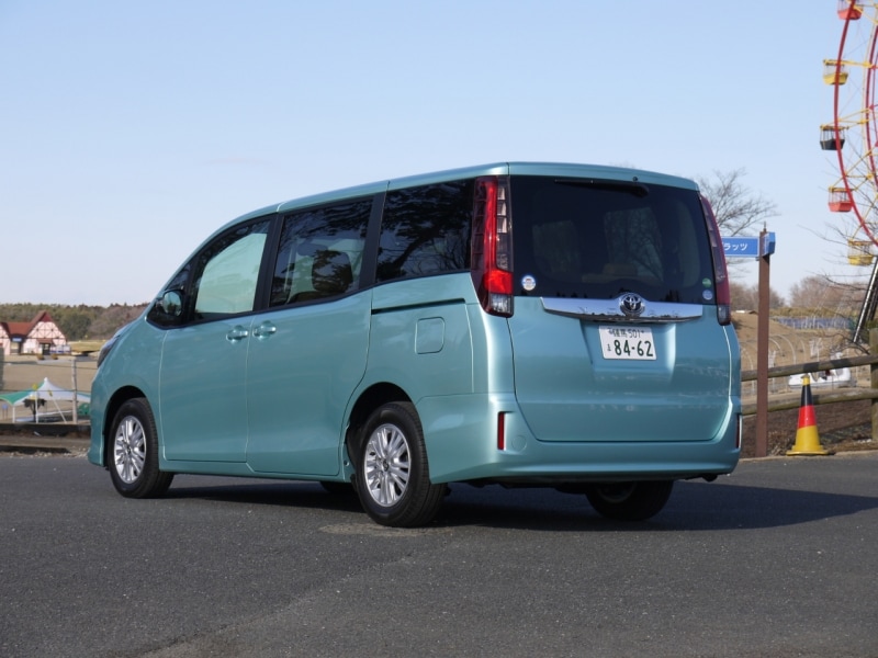 トヨタ・ノア・リヤ