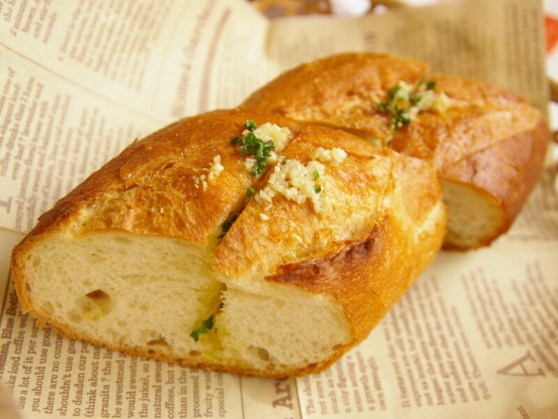 旨さ染み出すガーリックトースト