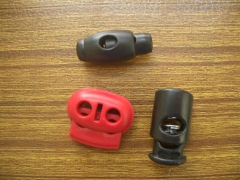 衣類にもよく使われるコードストッパー