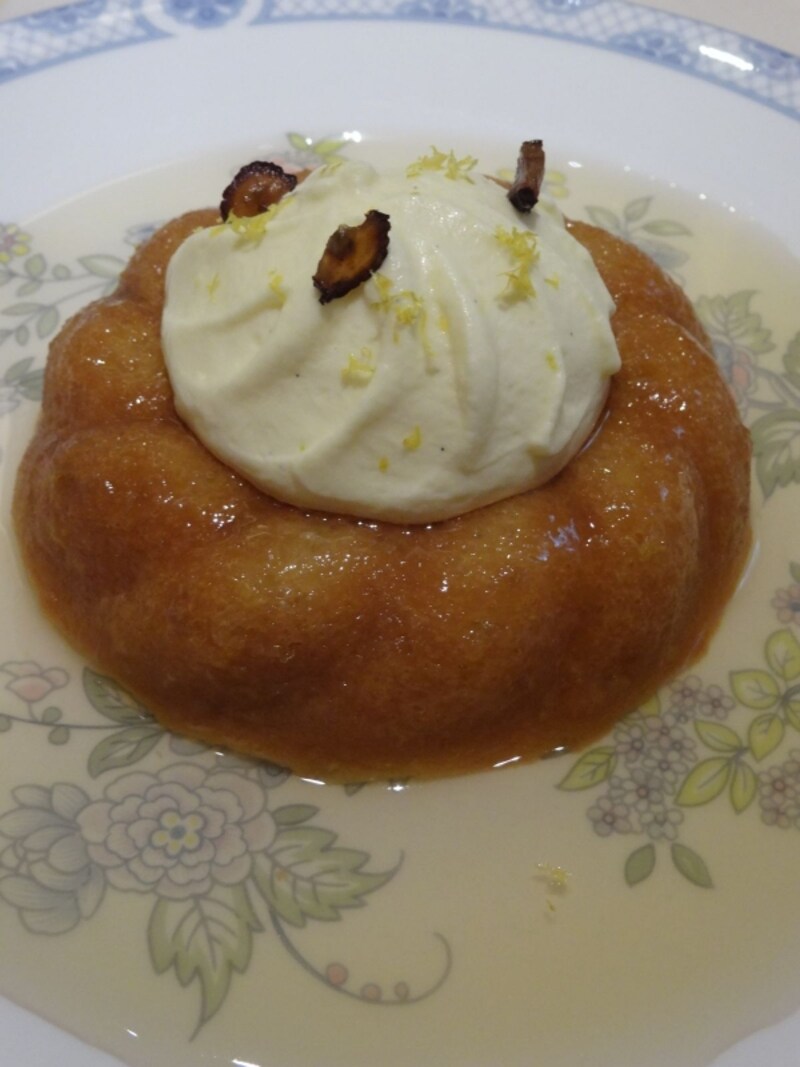 「銀座ぶどうの木」の「ラム酒のサヴァラン」（消費税5％込1680円）